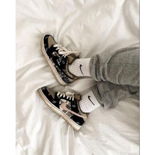 Tênis Dunk Low Travis Scott - Air Foot