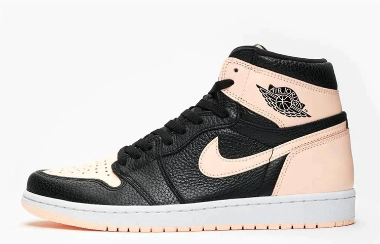 NIKE BOTA AIR JORDAN 1 HIGH OG CRIMSON TINT PRETA NUDE - Air Foot